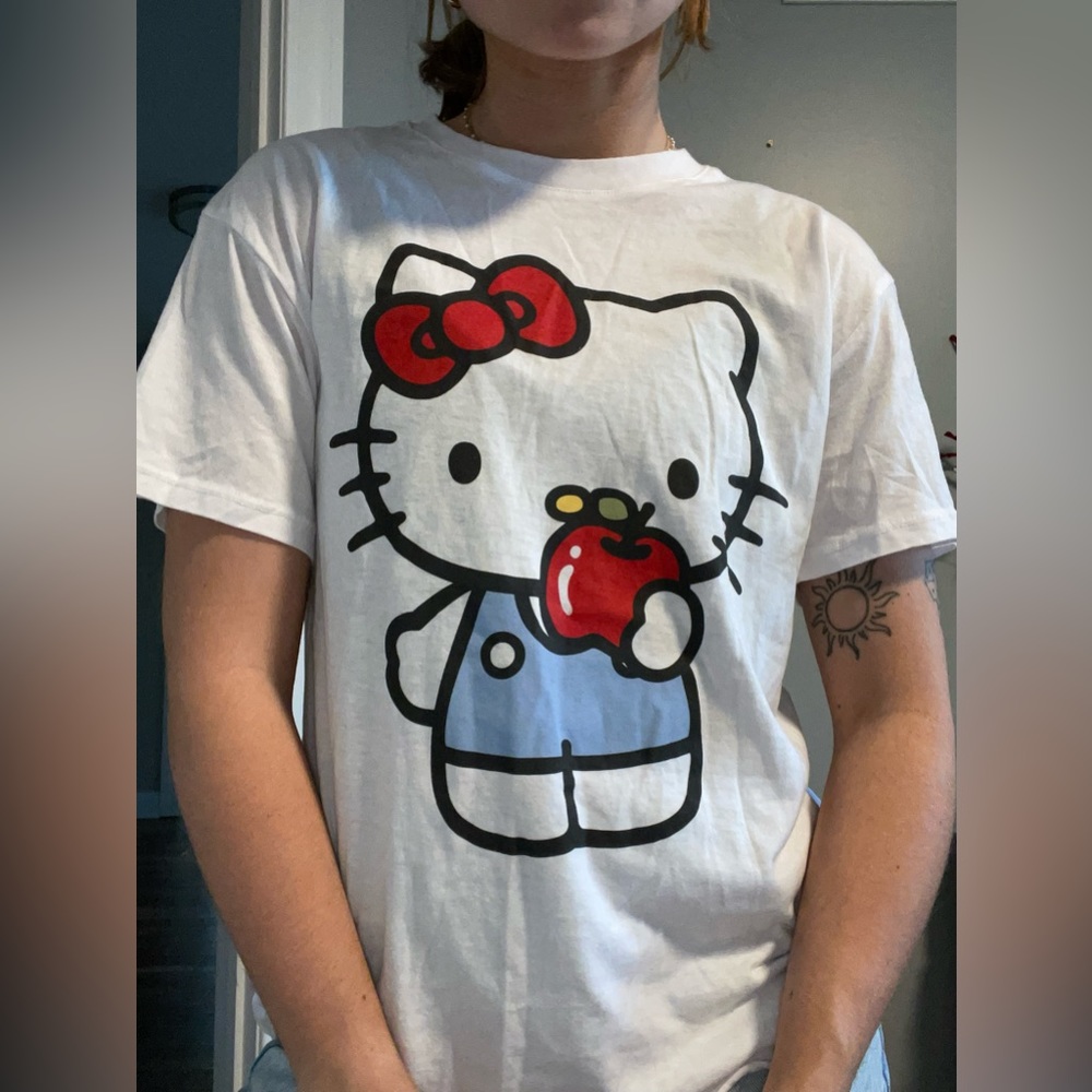 Hello Kitty Tshirt